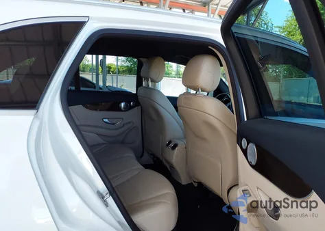 2018 Mercedes-Benz Glc 300 4Matic z USA, uszkodzony, nr VIN WDC0G4KB9JV046720